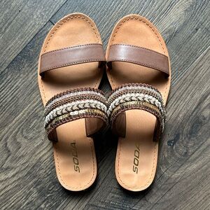 SODA Women’s Slip-on Sandals